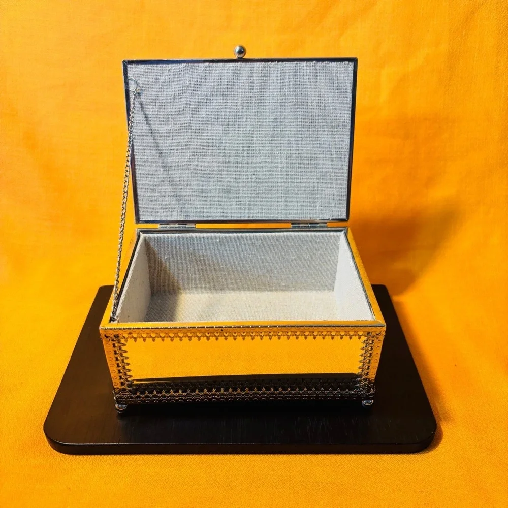 Cynthia Rowley Sparkle Silver Glass Jewelry Trinket Box Mirrored Glam Decor
